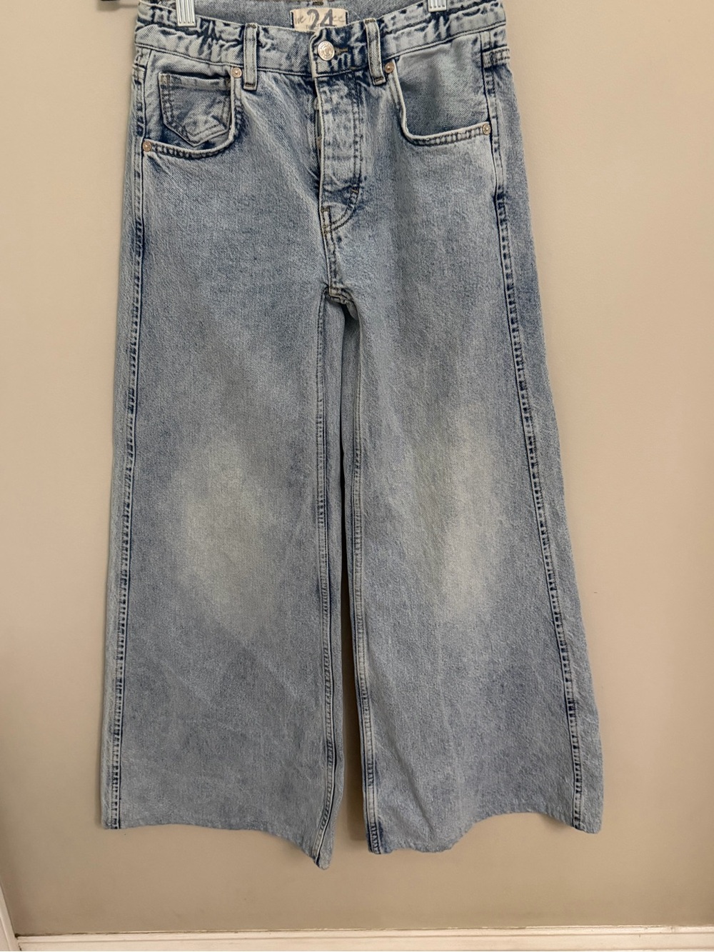 Free People We The Free Lovefool Ultra Wide Leg Light Wash Jeans Size 24